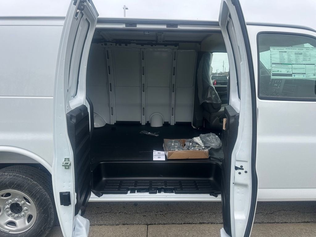 2026 Chevrolet Express Cargo WT