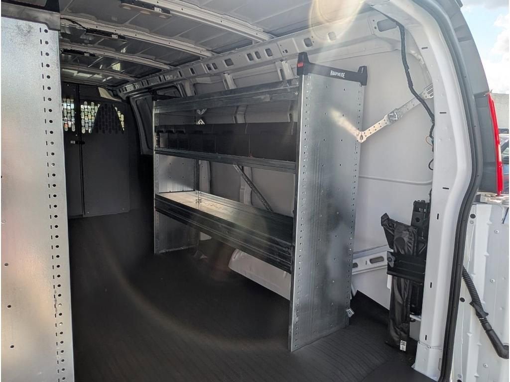 2025 Chevrolet Express Cargo 3500 WT