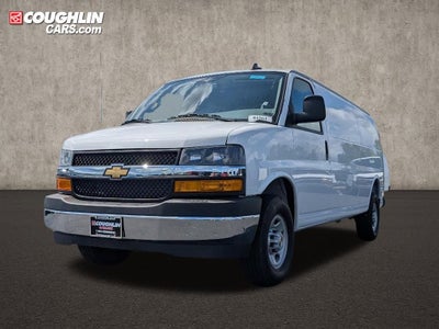 2025 Chevrolet Express Cargo 3500 WT