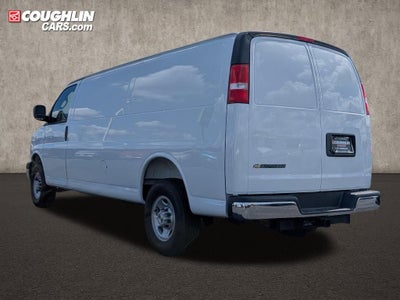 2025 Chevrolet Express Cargo 3500 WT
