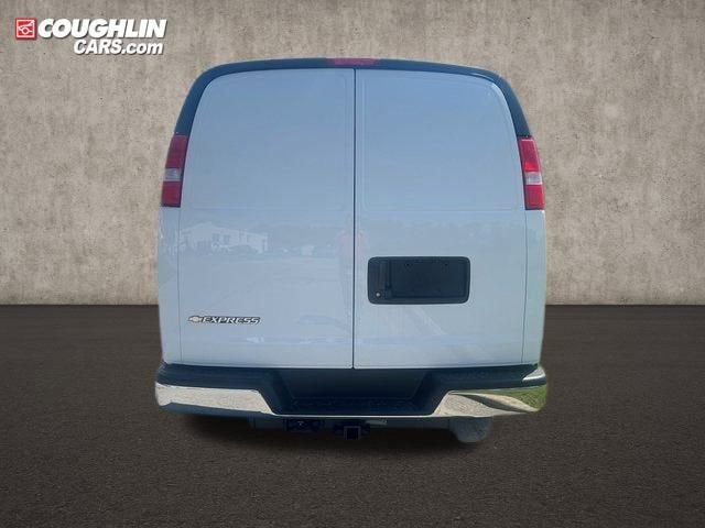 2025 Chevrolet Express Cargo 3500 WT