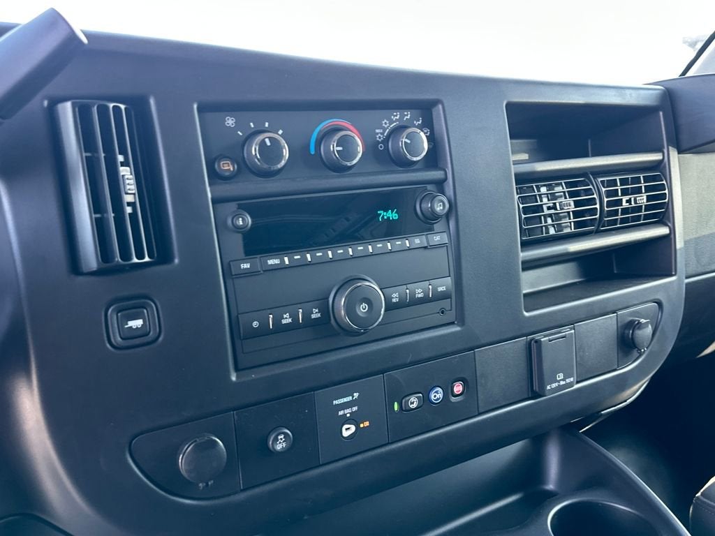 2025 Chevrolet Express Cargo WT