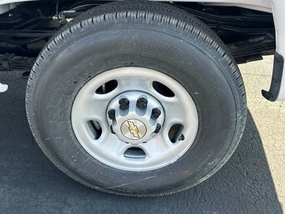 2025 Chevrolet Express Cargo WT