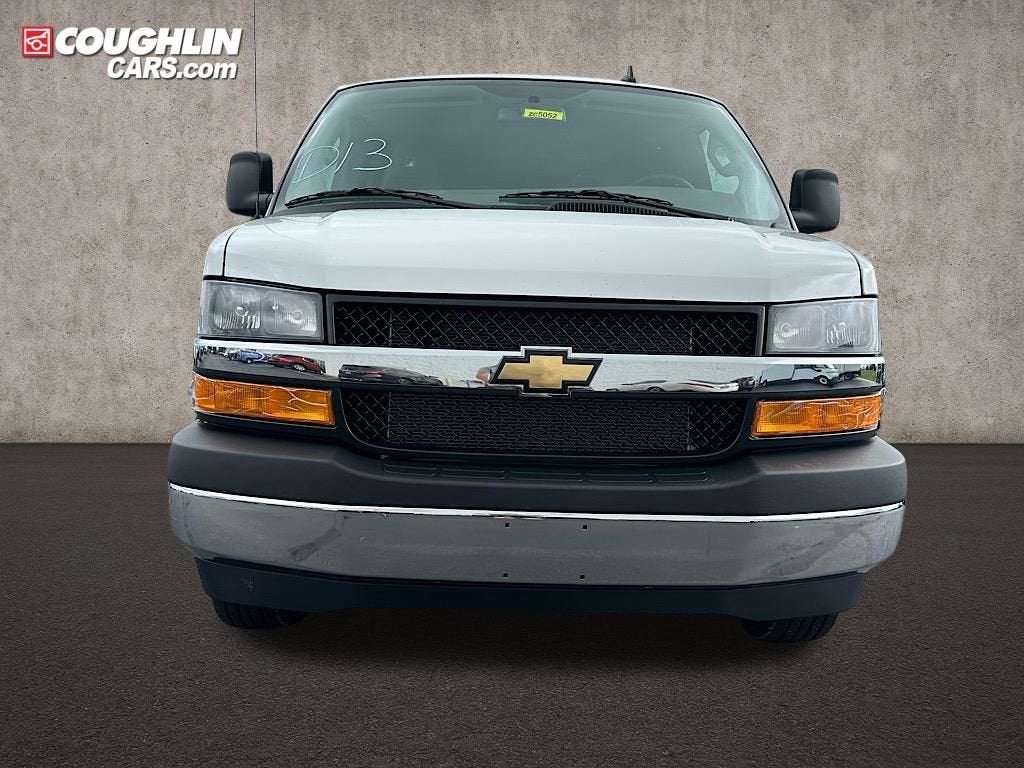 2025 Chevrolet Express Cargo WT