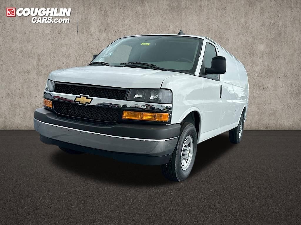 2025 Chevrolet Express Cargo WT