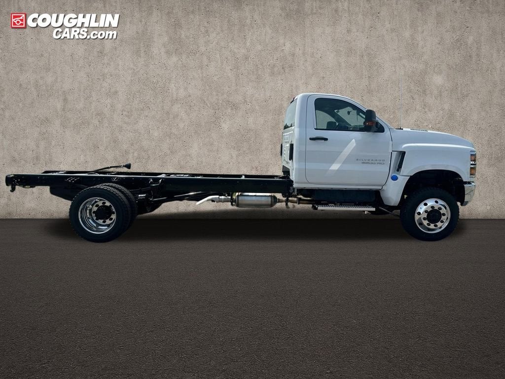 2024 Chevrolet Silverado 5500 HD Work Truck