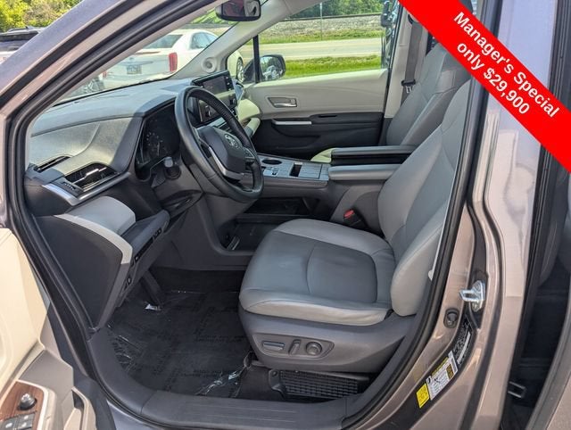 2021 Toyota Sienna XLE