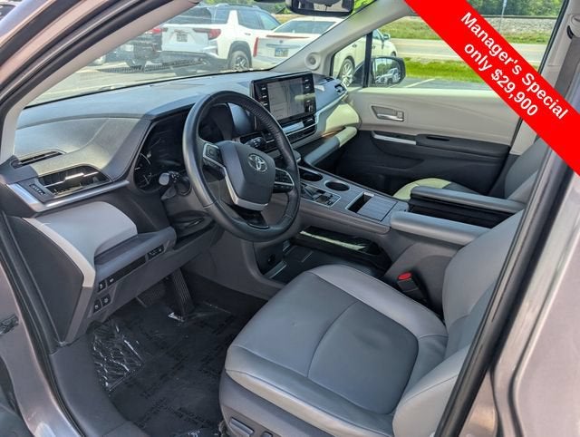 2021 Toyota Sienna XLE