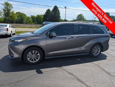2021 Toyota Sienna XLE