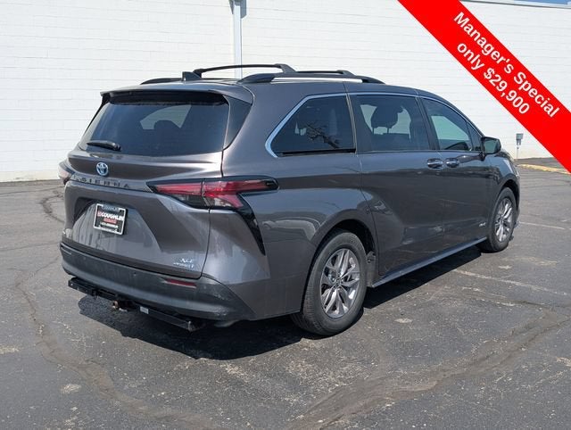2021 Toyota Sienna XLE