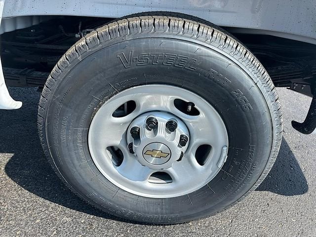 2025 Chevrolet Express Cargo 3500 WT