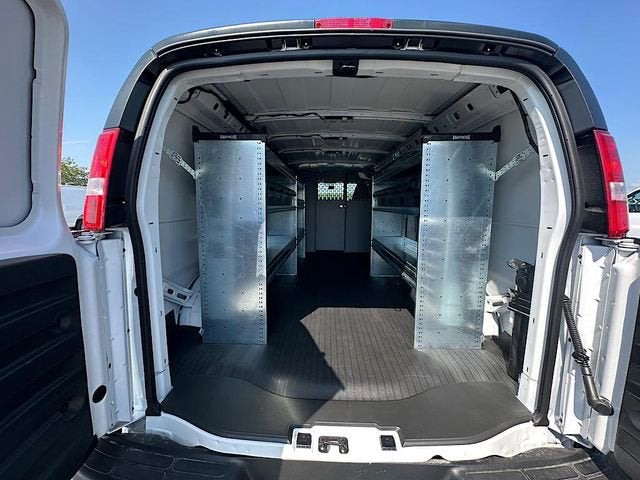 2025 Chevrolet Express Cargo 3500 WT