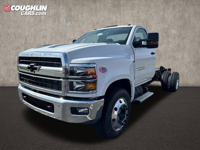 2024 Chevrolet Silverado 6500 HD Work Truck